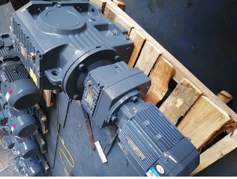 S57RF17DRE63M4,S57RF17DRS63M4,S57RF17Y0.12KW,S57RF17DT71M4系列五五世纪.jpg