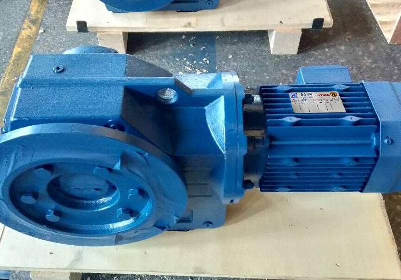 造纸机械减速机,3KW电机减速机,3000W减速电机.jpg