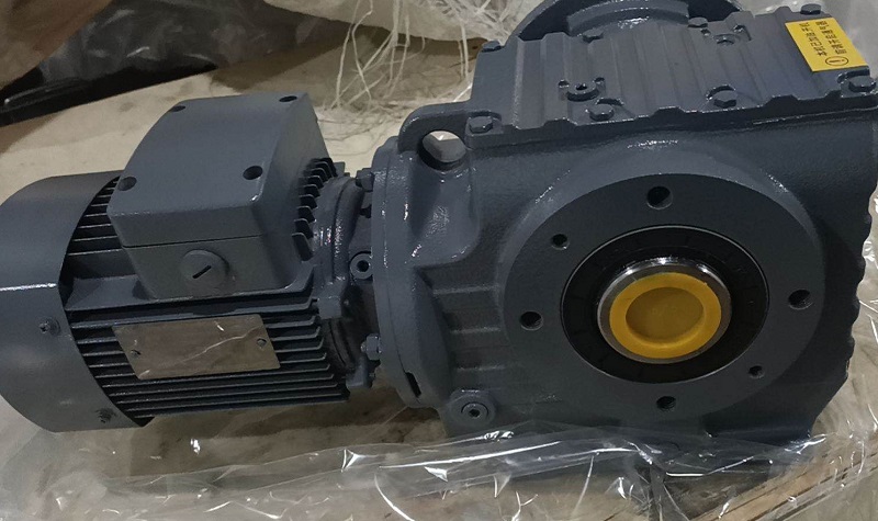 陶瓷加工设备减速机,4KW电机减速机,4000W减速电机.jpg