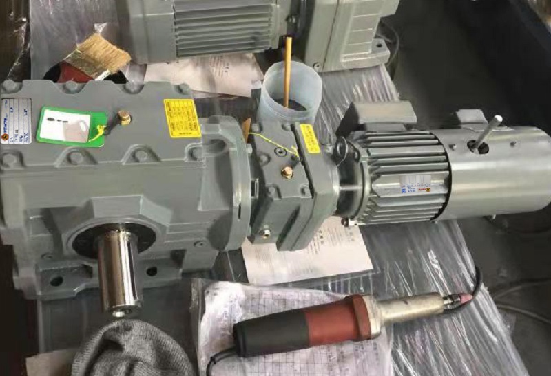 71.5转的减速机,71.5rpm/min减速电机,每分钟71.5圈的减速器.jpg