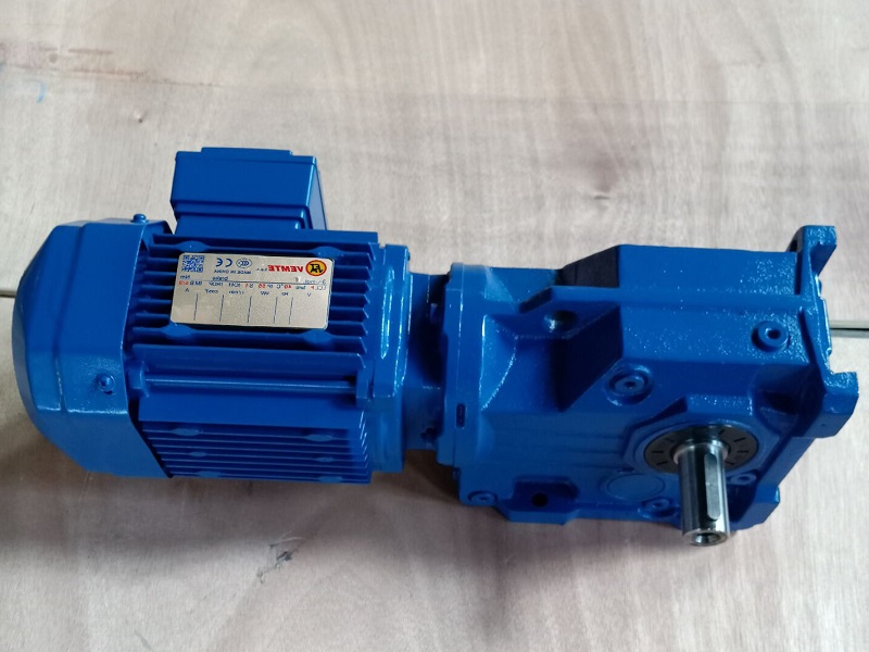 K97-70.54-Y2-132M-4-7.5KW-ZB-M4-0°减速机.jpg