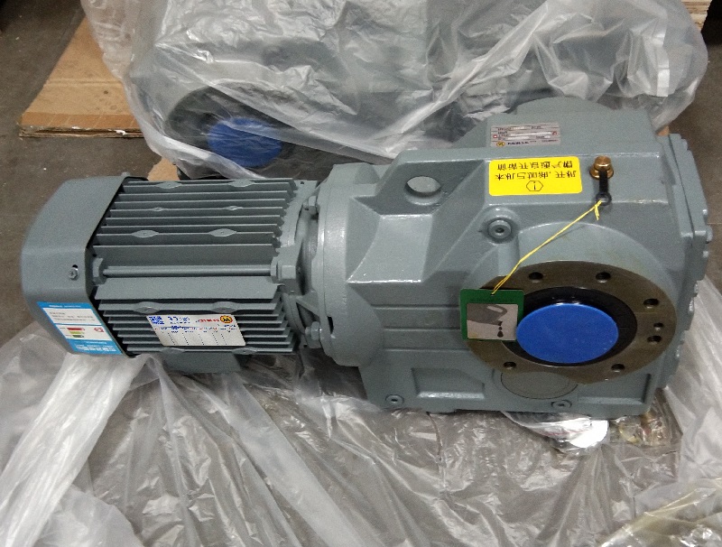 KA87-10-SF220-M4-270°减速机.jpg