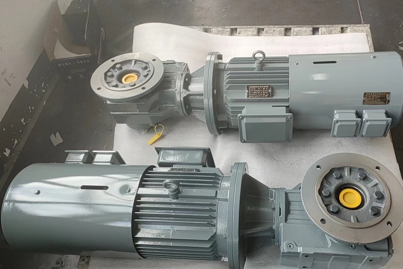 KH57DRN100LS4/BE5HF/EV7C/2.2kw减速电机.jpg