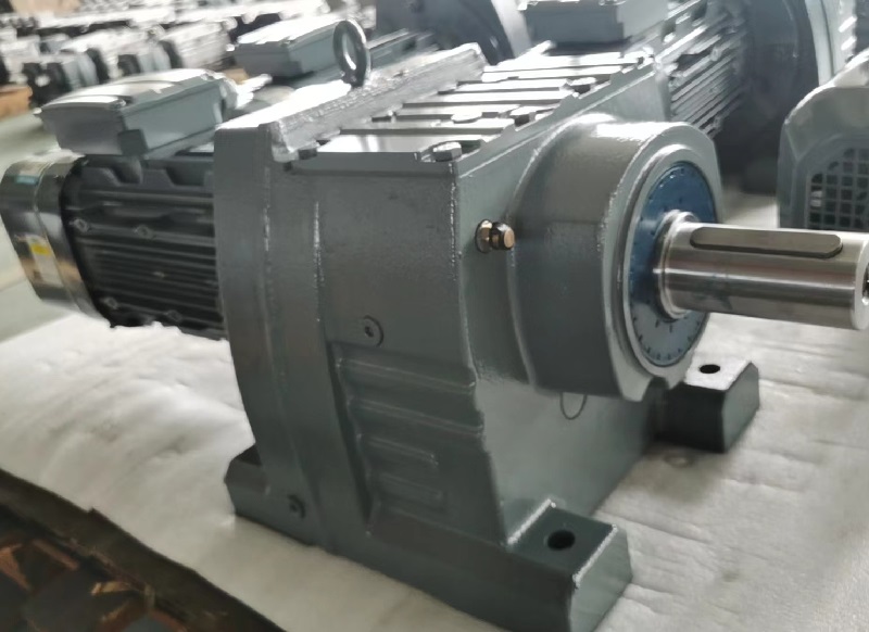化工搅拌装置减速机,R97减速电机,R97DRE132M4减速器.jpg