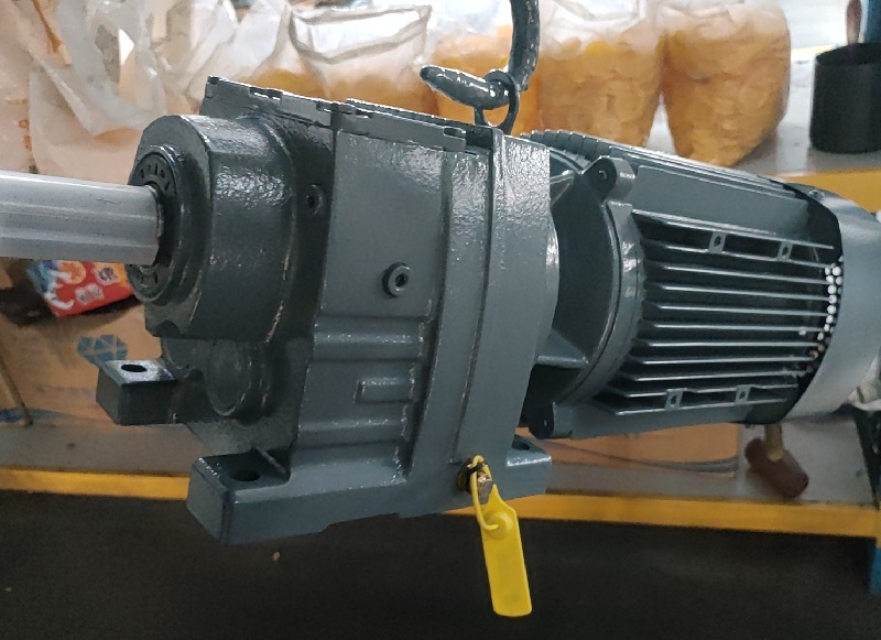 纸板上胶机减速机,R77减速电机,R77DRE100M4减速器.jpg