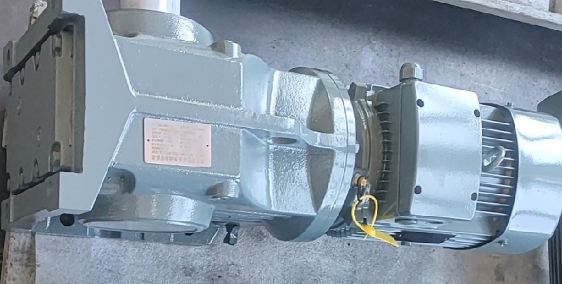 缆绳绕线盘减速机,KA127空心减速机,KA127DRS200M4减速电机.jpg