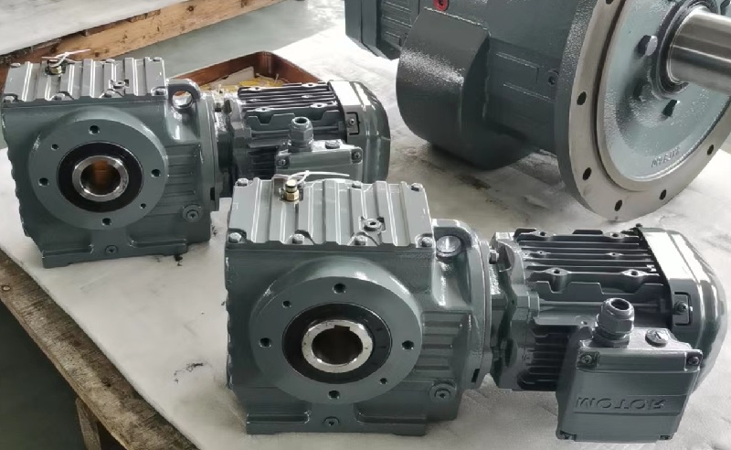 果蔬清洗干燥装置减速机,SA87蜗轮减速器,SA87DT100M4减速电机.jpg