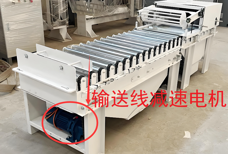 输送线减速机,RF17小型齿轮减速机,R17DRS71M4减速电机.png
