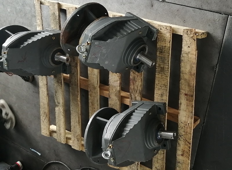 面粉加工设备减速电机,RXF77中型硬齿面减速机,RXF77DV132S减速电机.jpg