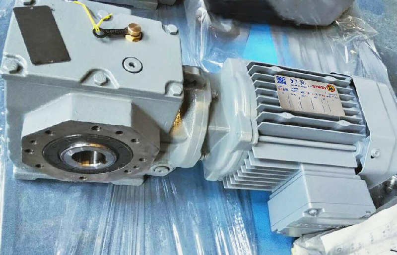 堆垛机械减速机,SF37蜗轮减速机,SF37DRS71M4减速电机.jpg
