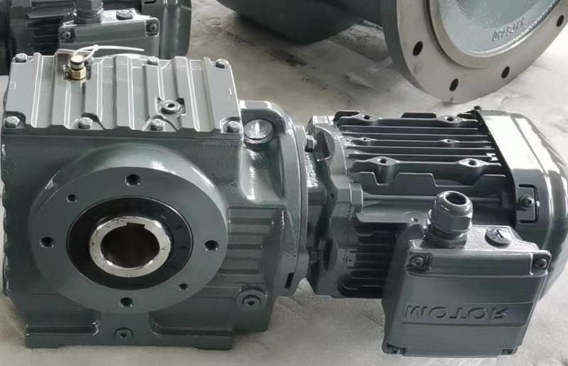 螺带式混合机减速机,SF97蜗轮减速电机,SF97DRE160MC4减速器.jpg